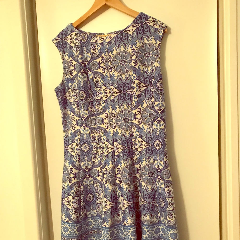 Sleeveless Dress with Back Zipper